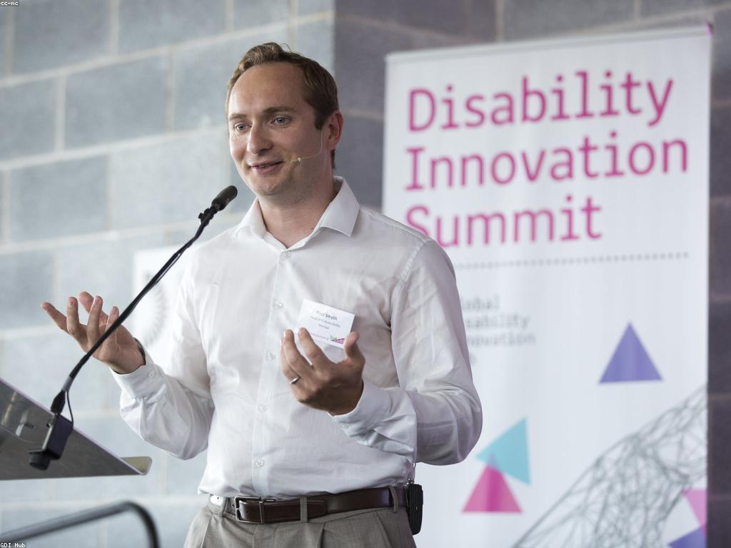 នវានុវត្តន៍នៅក្នុងការប្រកួតនិងផ្សាយ