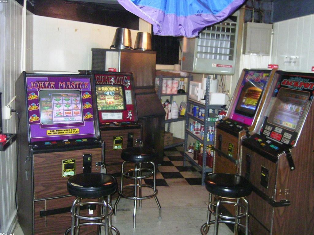 ការប្រកួតនិងផ្សាយ Slot: ការប្រែប្រួលនៃកីឡាឡូតដែលគួរឱ្យចាប់អារម្មណ៍